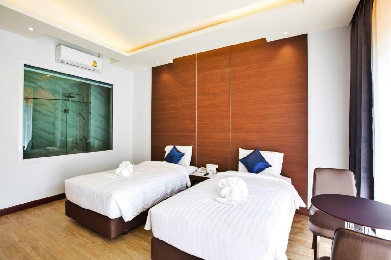 Deluxe Twin Room Pool View